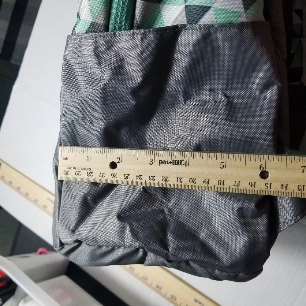 LIKE NEW EASTSPORT BACKPACK